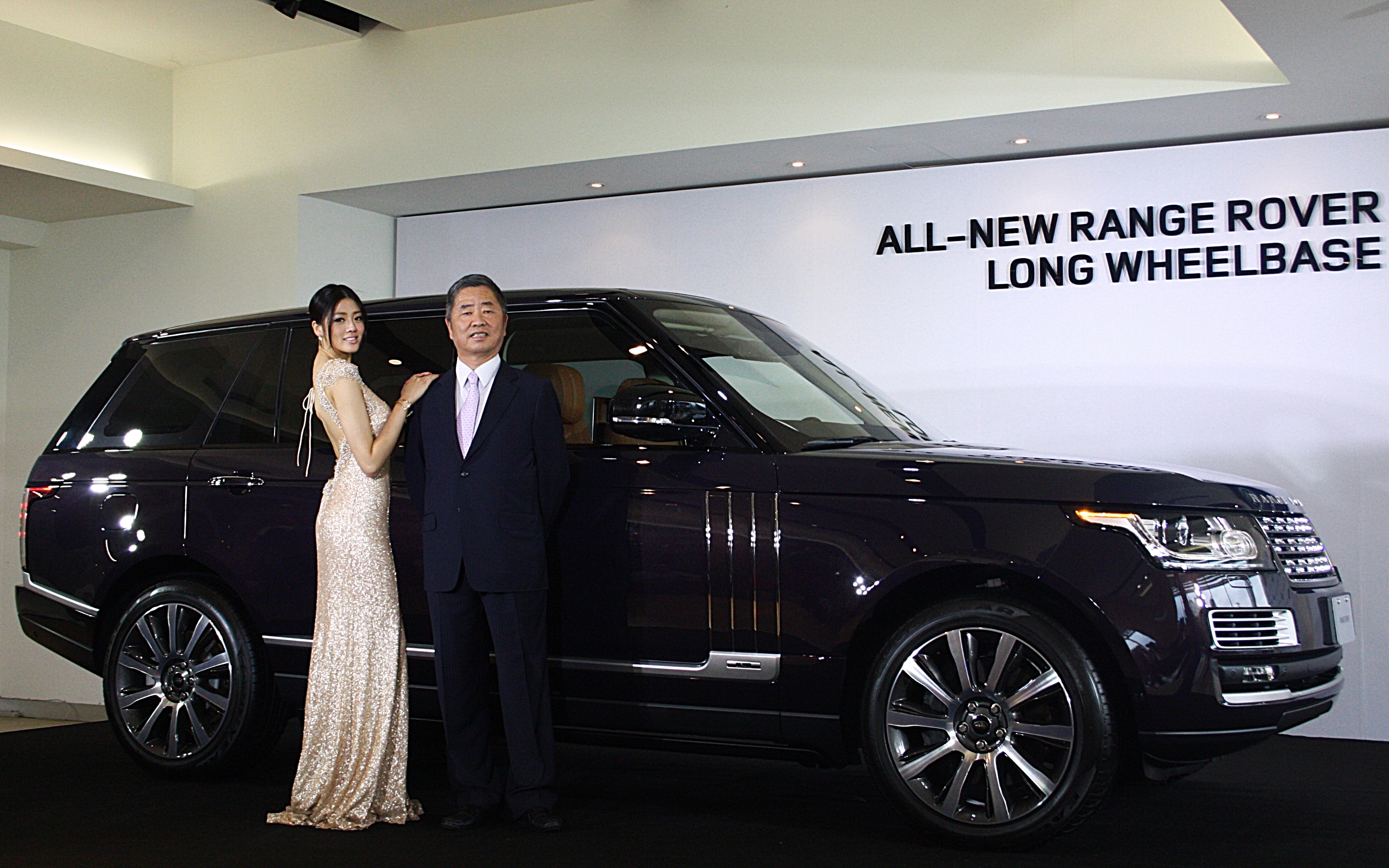 《Land Rover Range Rover Long Wheelbase》 陸地頭等艙正式發表