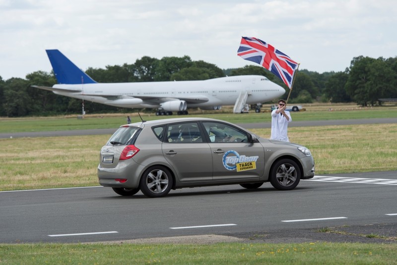 Top Gear Test Rack 《Top Gear》知名機場跑道「Dunsfold Aerodrome」將變成住宅建案
