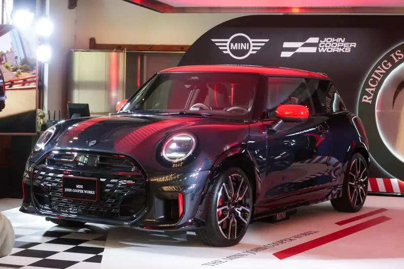 汎德《MINI JCW》三門掀背性能車 210萬元起 對手Toyota GR Yaris 8AT還沒來台灣